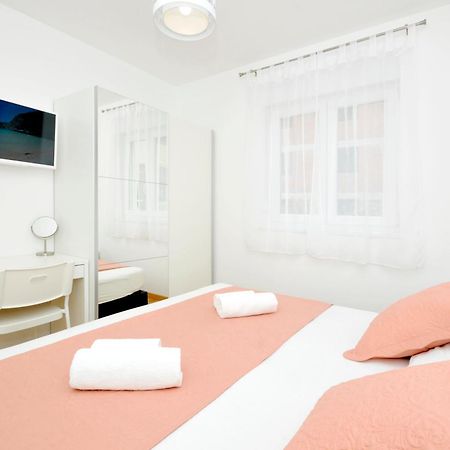 Apartments Town โตรกีร์ ภายนอก รูปภาพ