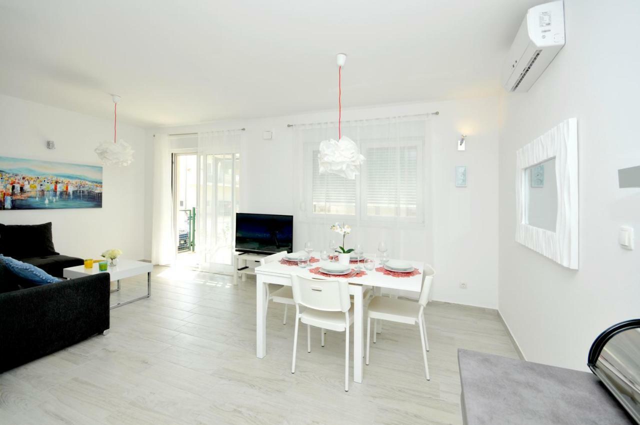 Apartments Town โตรกีร์ ภายนอก รูปภาพ