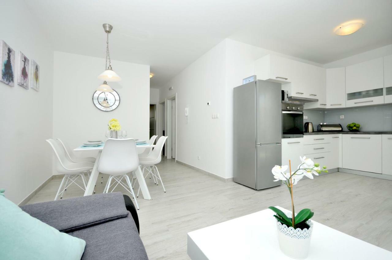 Apartments Town โตรกีร์ ภายนอก รูปภาพ