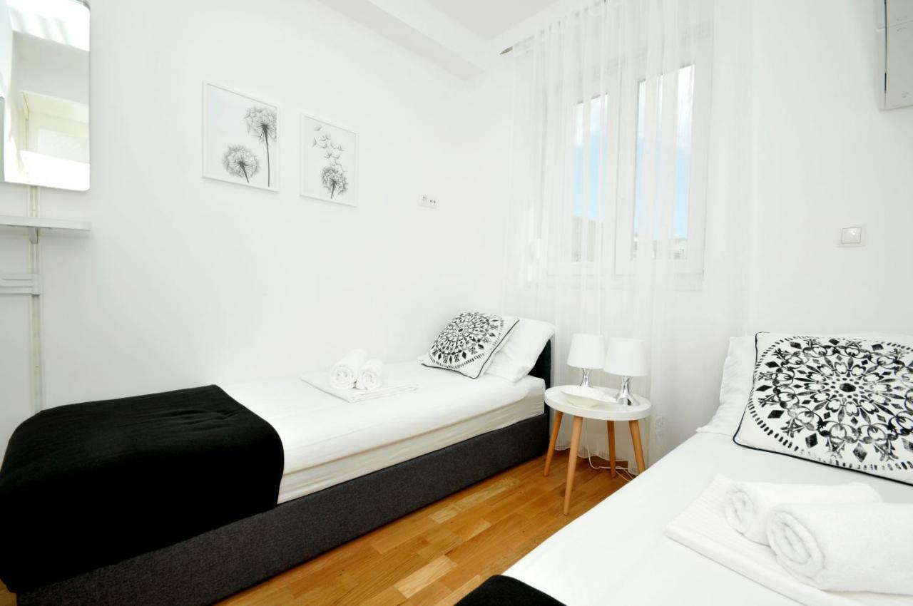 Apartments Town โตรกีร์ ภายนอก รูปภาพ