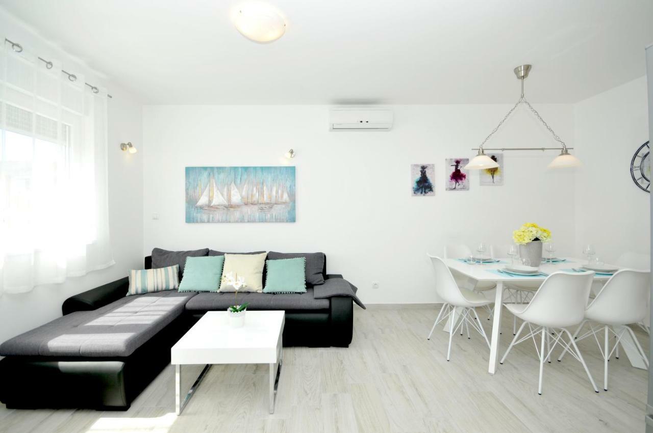 Apartments Town โตรกีร์ ภายนอก รูปภาพ