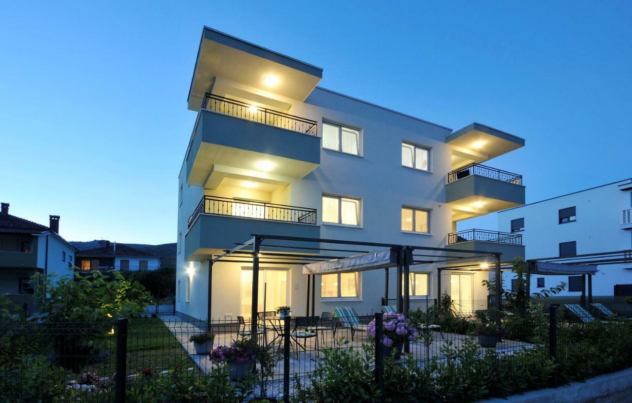 Apartments Town โตรกีร์ ภายนอก รูปภาพ