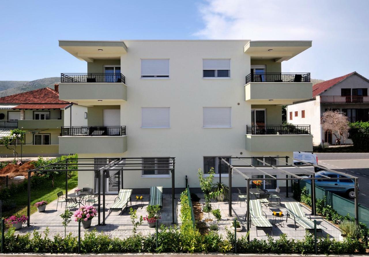 Apartments Town โตรกีร์ ภายนอก รูปภาพ