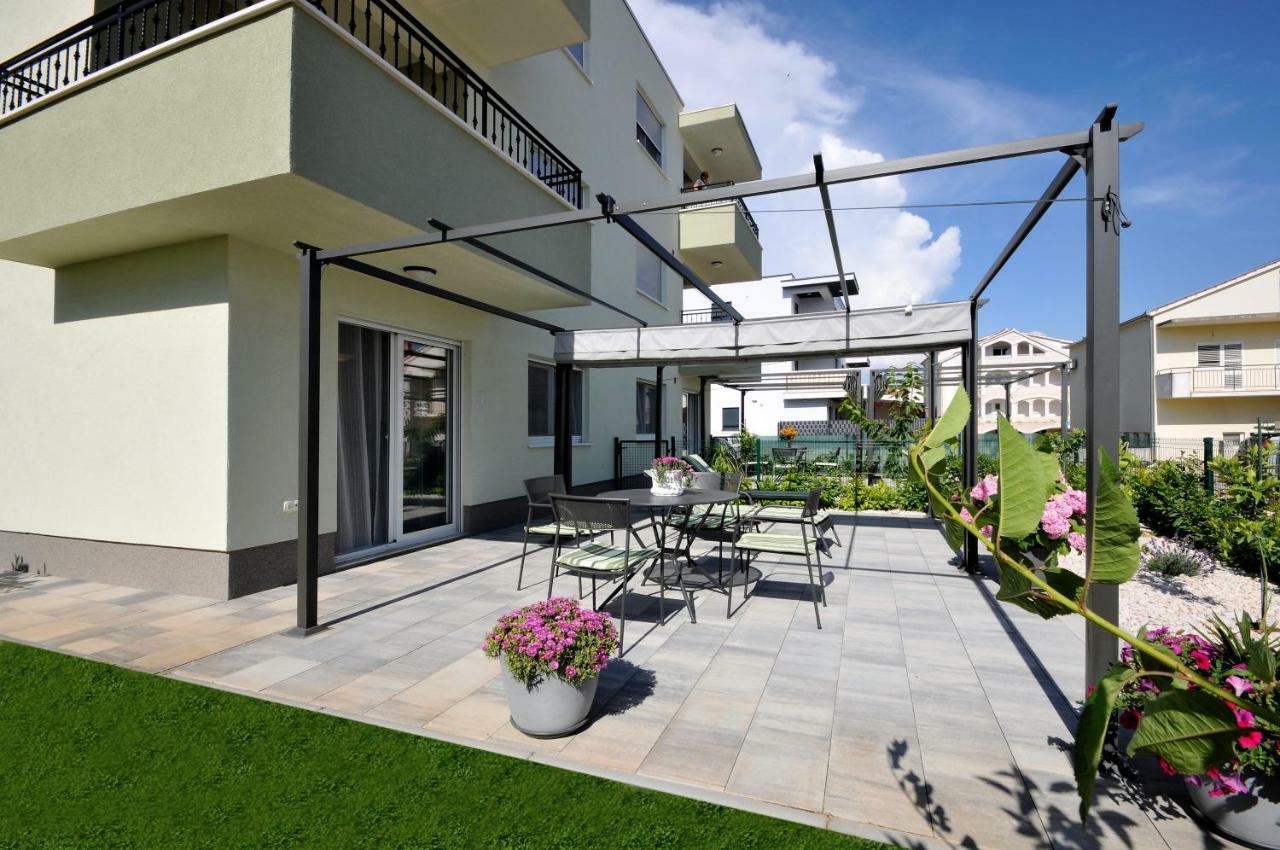 Apartments Town โตรกีร์ ภายนอก รูปภาพ